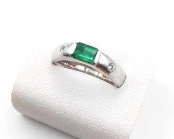 ジュエリー買取 エメラルド ダイヤリング